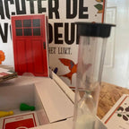 Afbeeelding van het spel Achter de voordeur spel, speciaal geselecteerd  voor ouderen met dementie.